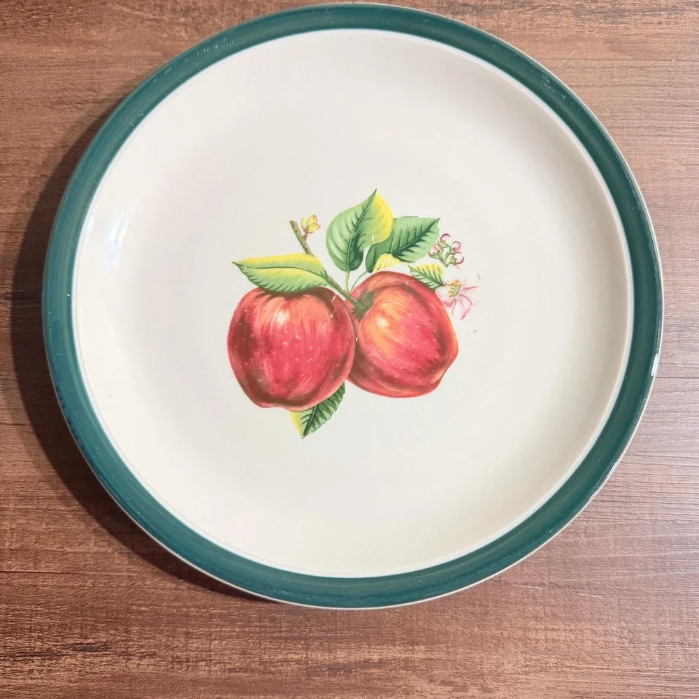 4 VTG Apple Dinner Plates 10.5